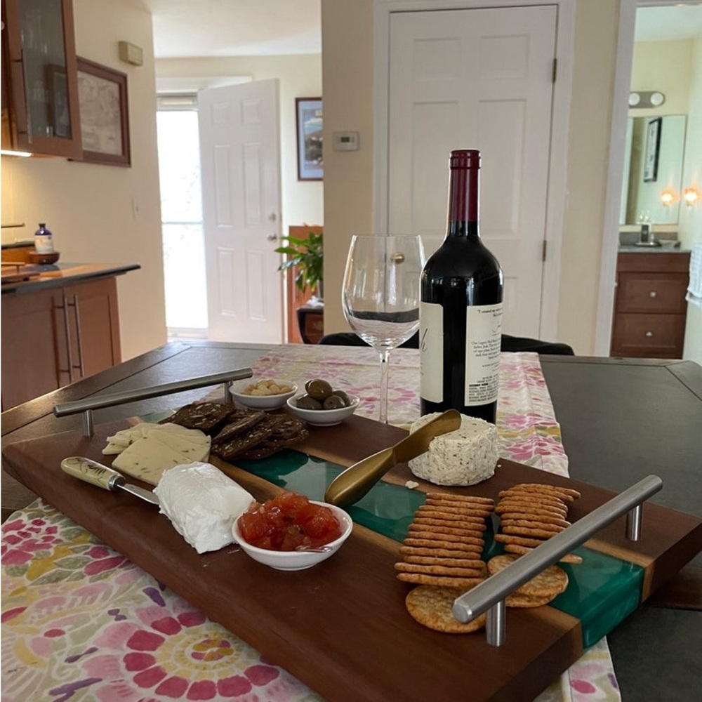 Black Walnut Tray/Board with Emerald Green Epoxy: Great gift!!!